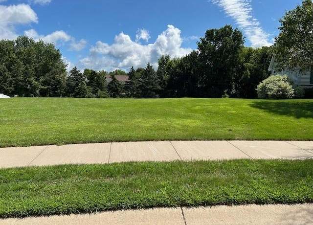 Property at 832 Forest Edge Dr, Jordan, MN 55352
