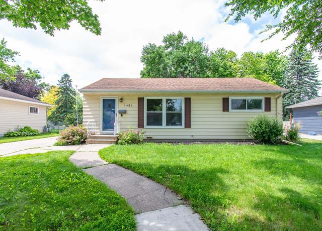 Property at 1421 17th St S, Moorhead, MN 56560, 4 beds, 2 baths