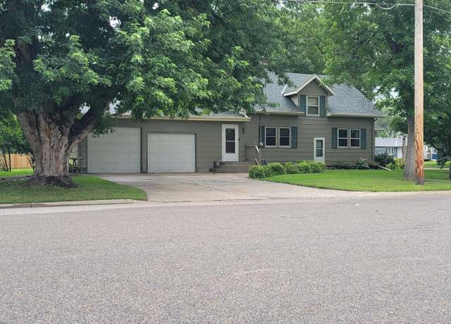 Property at 460 S 8th St, Bird Island, MN 55310, 3 beds, 2 baths