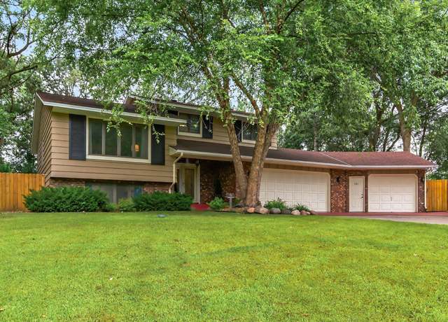 Property at 931 Elk Ln NW, Elk River, MN 55330, 4 beds, 3 baths