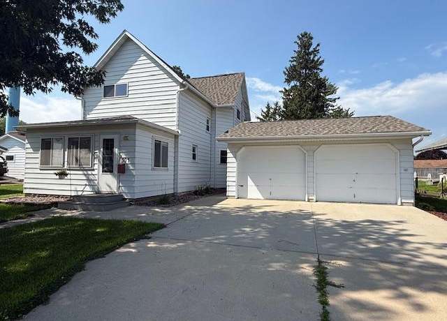 Property at 307 Main St E, Caledonia, MN 55921, 4 beds, 2 baths