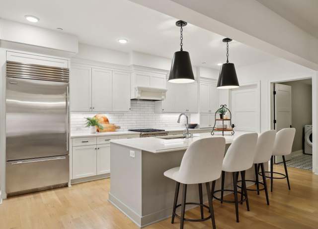 Property at 222 Ferndale Rd S #103, Wayzata, MN 55391, 2 beds, 3 baths