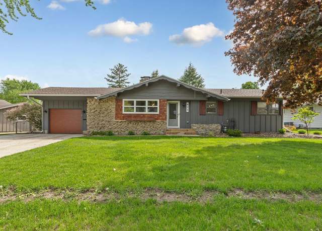Property at 825 South St, Owatonna, MN 55060, 3 beds, 2 baths