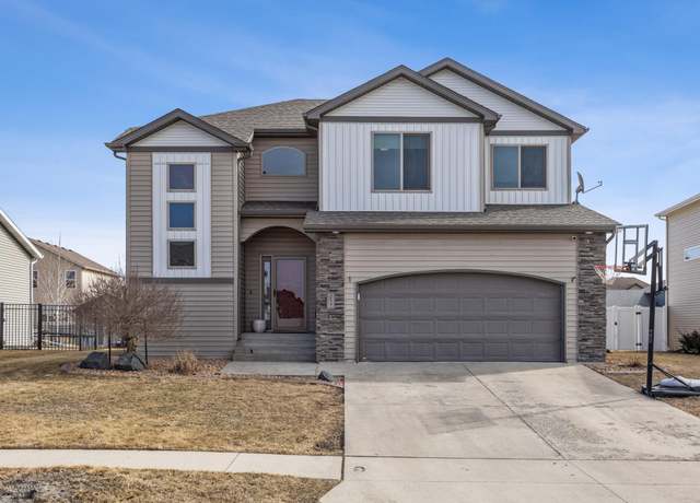 Property at 3127 5th St E, West Fargo, ND 58078, 4 beds, 4 baths