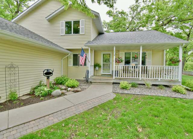 Property at 1518 4th Ave N, Sartell, MN 56377, 5 beds, 4 baths