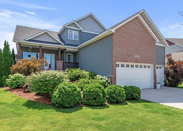 Property at 5265 Fenson Ct N, Hugo, MN 55038, 5 beds, 4 baths