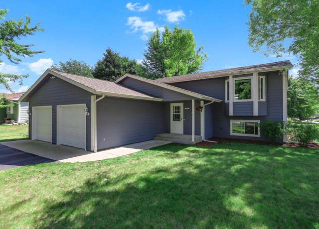 Property at 673 Concord Dr, Chaska, MN 55318, 4 beds, 2 baths