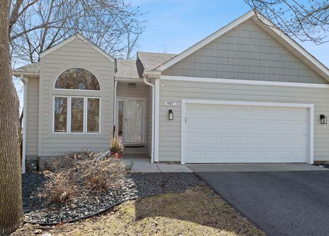 Property at 907 Southcross Dr E, Burnsville, MN 55306, 4 beds, 3 baths