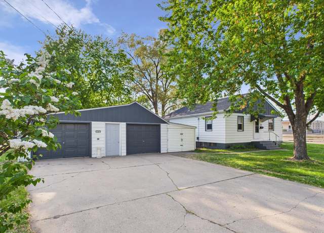Property at 3502 3rd St N, Saint Cloud, MN 56303, 3 beds, 4 baths