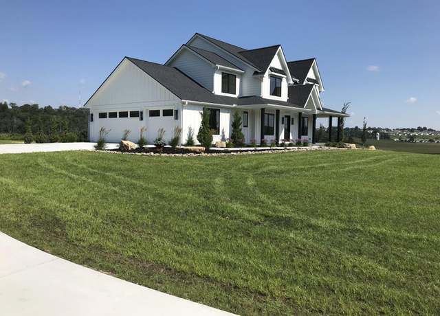 Property at 4921 8th St SW, Rochester, MN 55902, 6 beds, 5 baths
