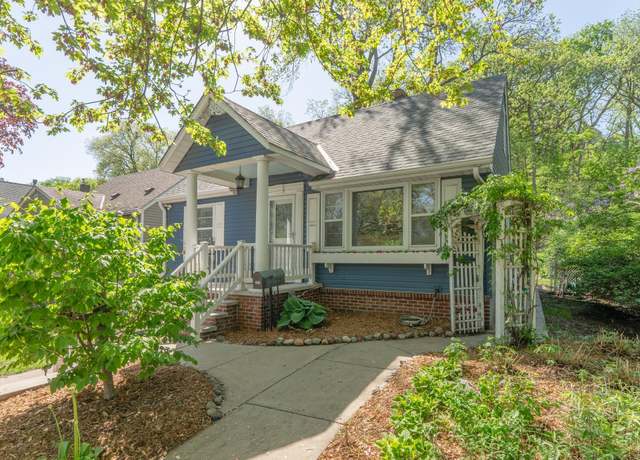 Property at 757 Lexington Pkwy S, Saint Paul, MN 55116, 3 beds, 2 baths