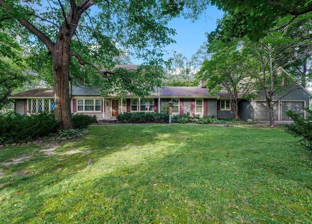 Property at 301 Kenmar Cir, Minnetonka, MN 55305, 3 beds, 2 baths