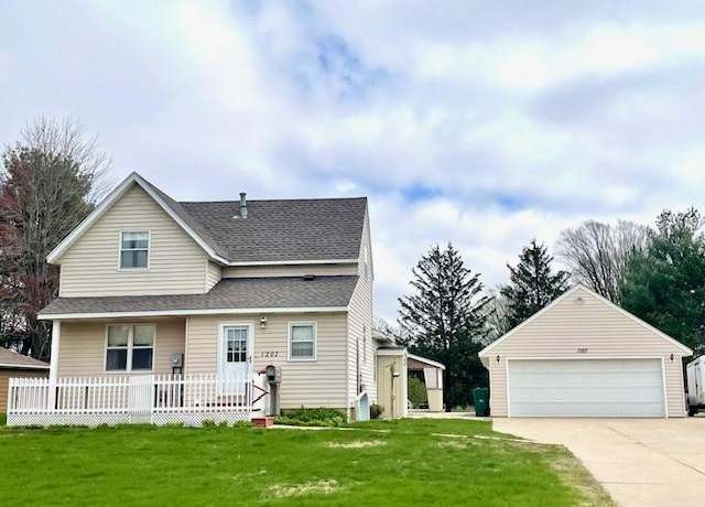 Property at 1207 4th St SE, Austin, MN 55912, 4 beds, 2 baths