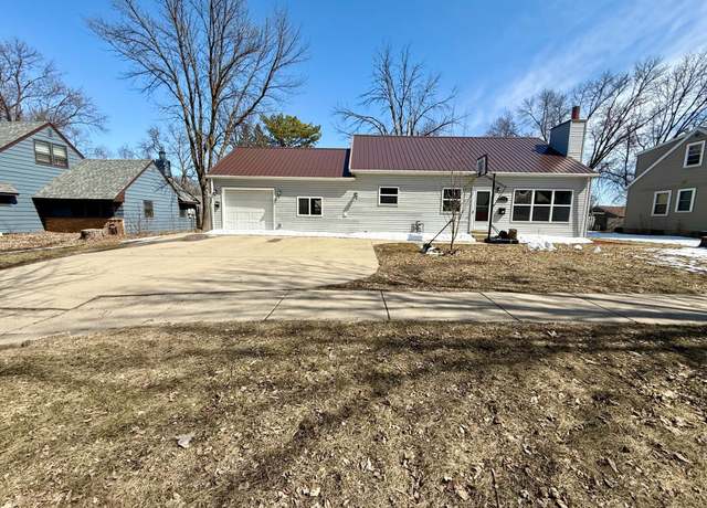 Property at 709 15th St SW, Willmar, MN 56201, 6 beds, 3 baths