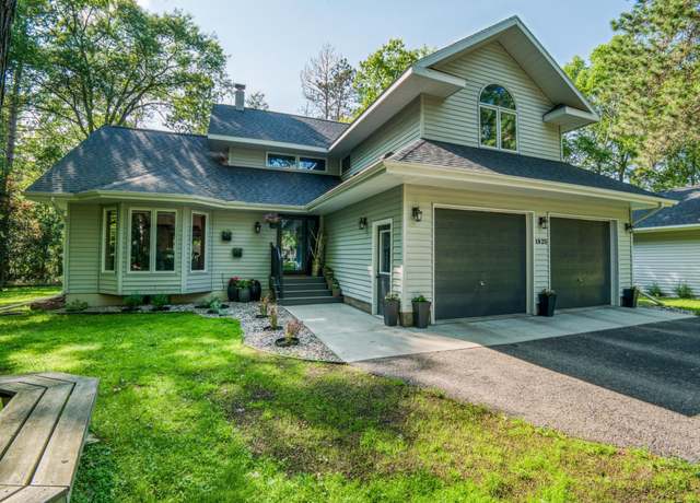 Property at 1925 Chippewa Dr NE, Bemidji, MN 56601, 4 beds, 4 baths
