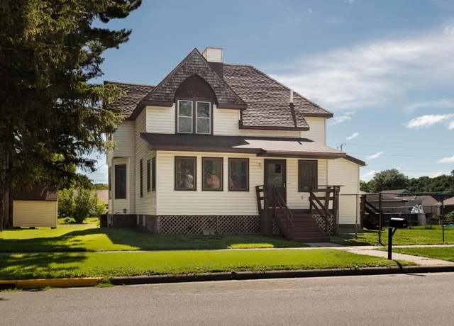 Property at 302 S Ellsworth St, Houston, MN 55943, 4 beds, 2 baths
