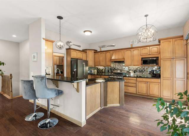Property at 1420 Summit Shores Dr, Burnsville, MN 55306, 3 beds, 3 baths