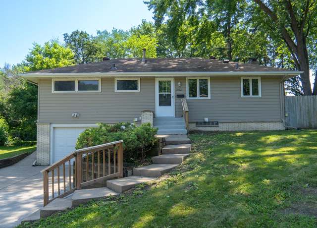 Property at 2912 Hampshire Ave N, Crystal, MN 55427, 3 beds, 2 baths
