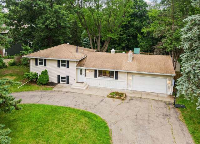 Property at 4000 Auburn Dr, Minnetonka, MN 55305, 4 beds, 2 baths