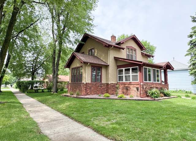 Property at 1201 6th Ave, Worthington, MN 56187, 4 beds, 3 baths