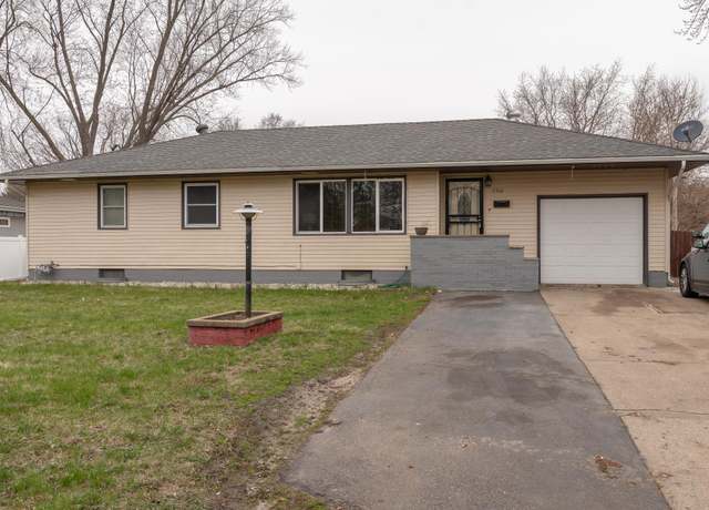 Property at 7916 Noid Dr, Brooklyn Park, MN 55428, 4 beds, 2 baths