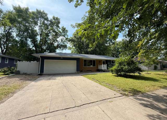 Property at 966 Osgood Ave SW, Hutchinson, MN 55350, 4 beds, 2 baths