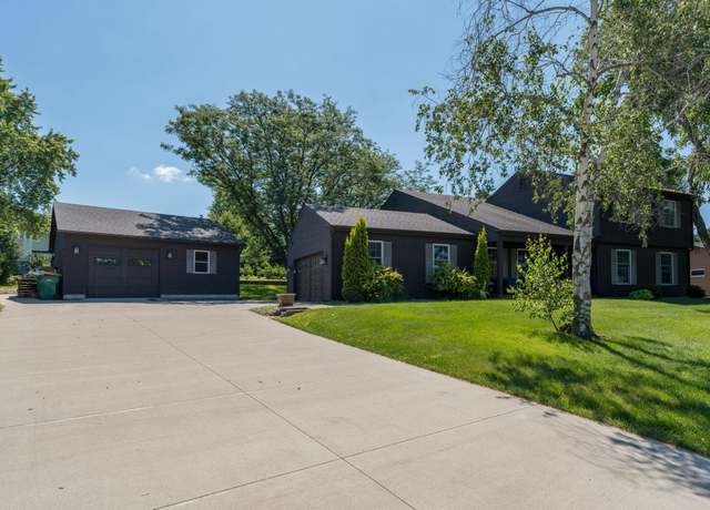 Property at 143 Outer Dr, Le Sueur, MN 56058, 4 beds, 4 baths