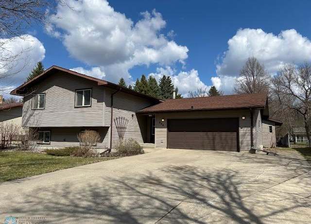 Property at 808 8th Ave E, West Fargo, ND 58078, 4 beds, 2 baths