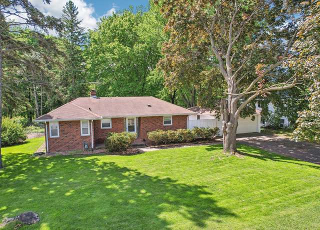 Property at 2646 Brookview Dr E, Maplewood, MN 55119, 2 beds, 2 baths