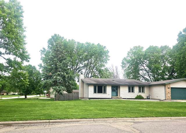 Property at 1395 Oakwood Ln, Owatonna, MN 55060, 4 beds, 2 baths