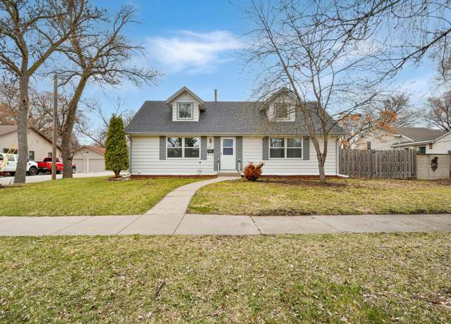 Property at 309 15th Ave N, Fargo, ND 58102, 4 beds, 3 baths