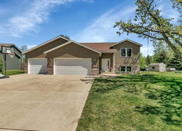 Property at 1943 Eastern Star Cir, Sauk Rapids, MN 56379, 4 beds, 2 baths