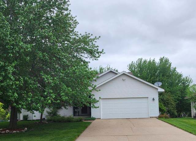 Property at 5710 S Park Dr, Savage, MN 55378, 3 beds, 2 baths
