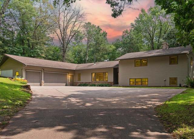 Property at 1319 27th St, Saint Joseph Twp, WI 54016, 4 beds, 3 baths