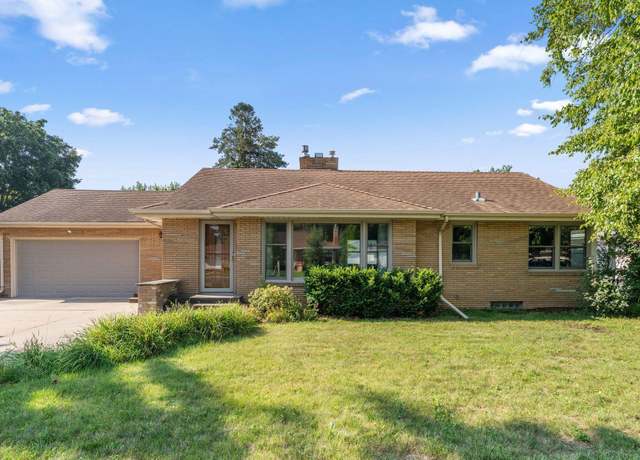 Property at 1142 Sandhurst Dr W, Roseville, MN 55113, 3 beds, 2 baths