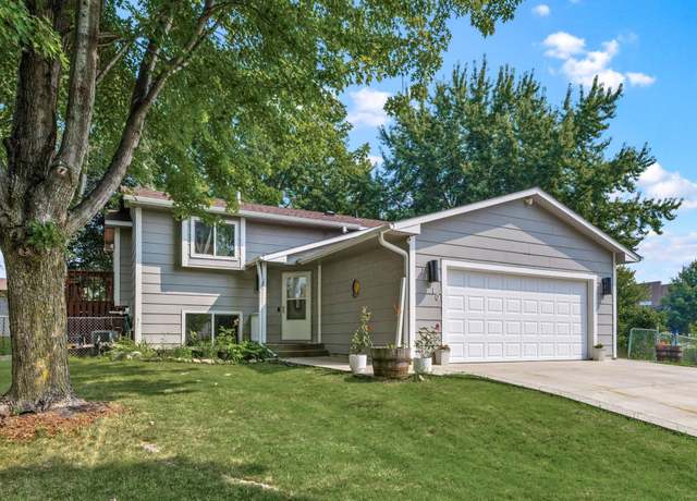 Property at 11810 55th St NE, Albertville, MN 55301, 4 beds, 2 baths