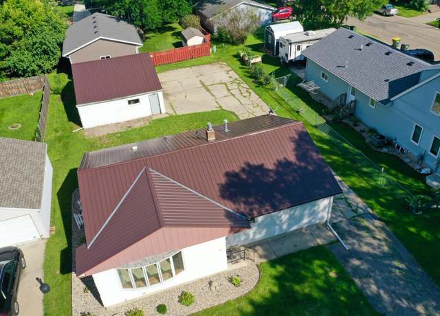 Property at 1519 9th St SW, Willmar, MN 56201, 5 beds, 2 baths