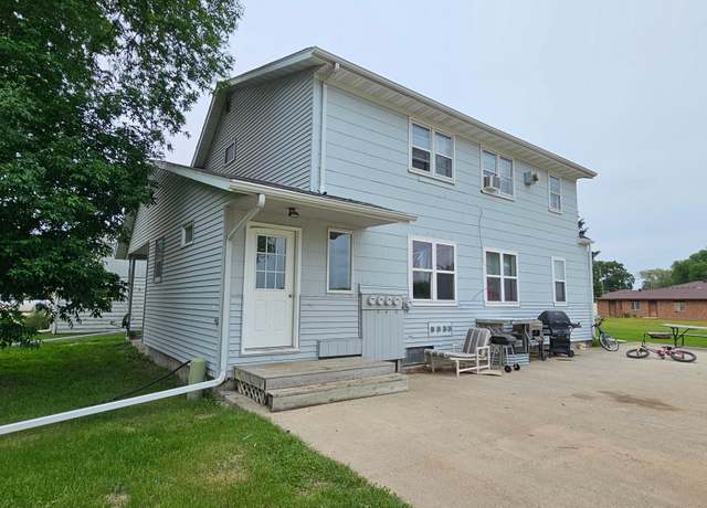 Property at 104 5th Ave S, Wahpeton, ND 58075, 8 beds, 5 baths