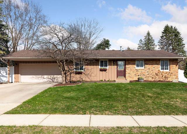 Property at 13784 Fairlawn Ave, Apple Valley, MN 55124, 4 beds, 2 baths