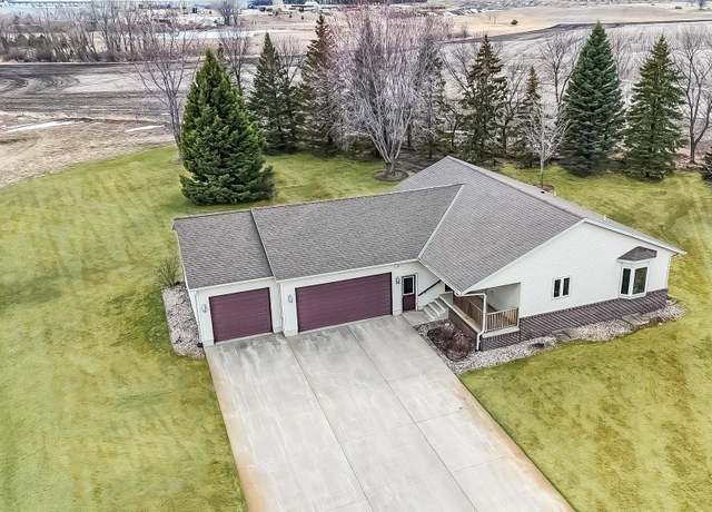 Property at 46377 Sunset Ct, Morris, MN 56267, 5 beds, 2 baths