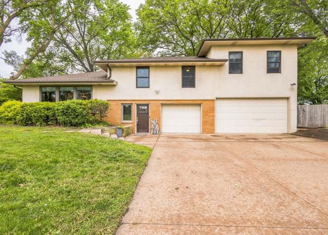Property at 816 Glenbrook Ave N, Oakdale, MN 55128, 3 beds, 3 baths