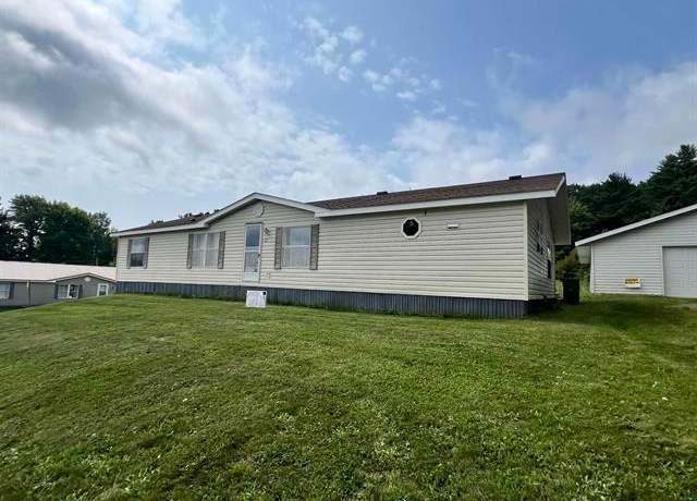 Property at 401 N 2nd St, Bayfield, WI 54814, 3 beds, 3 baths
