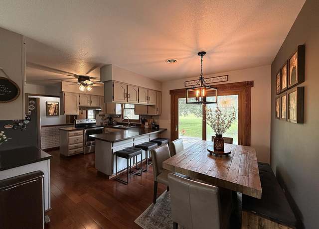 Property at 112 Orchard Cir, Montevideo, MN 56265, 3 beds, 2 baths