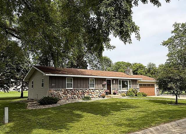 Property at 112 Orchard Cir, Montevideo, MN 56265, 3 beds, 2 baths