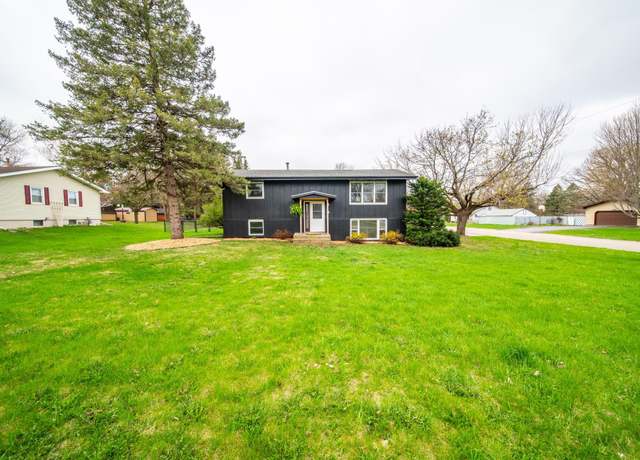 Property at 1474 Aldrich Ct, Faribault, MN 55021, 4 beds, 2 baths