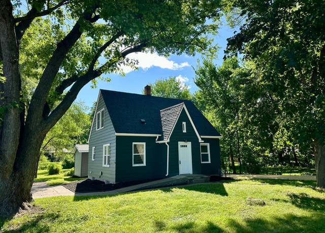 Property at 2919 S Service Dr, Red Wing, MN 55066, 3 beds, 1 bath