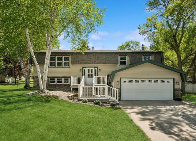 Property at 1305 9th St SE, Willmar, MN 56201, 4 beds, 2 baths