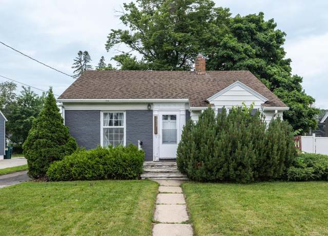 Property at 1211 8th Ave SE, Rochester, MN 55904, 2 beds, 1 bath