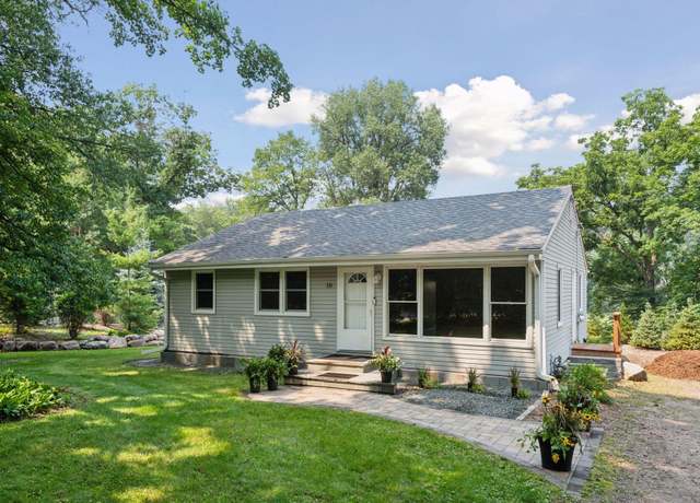 Property at 10 Woodlawn Ave, Tonka Bay, MN 55331, 4 beds, 2 baths