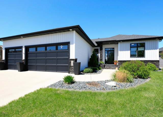 Property at 3784 Bell Blvd E, Fargo, ND 58078, 5 beds, 3 baths